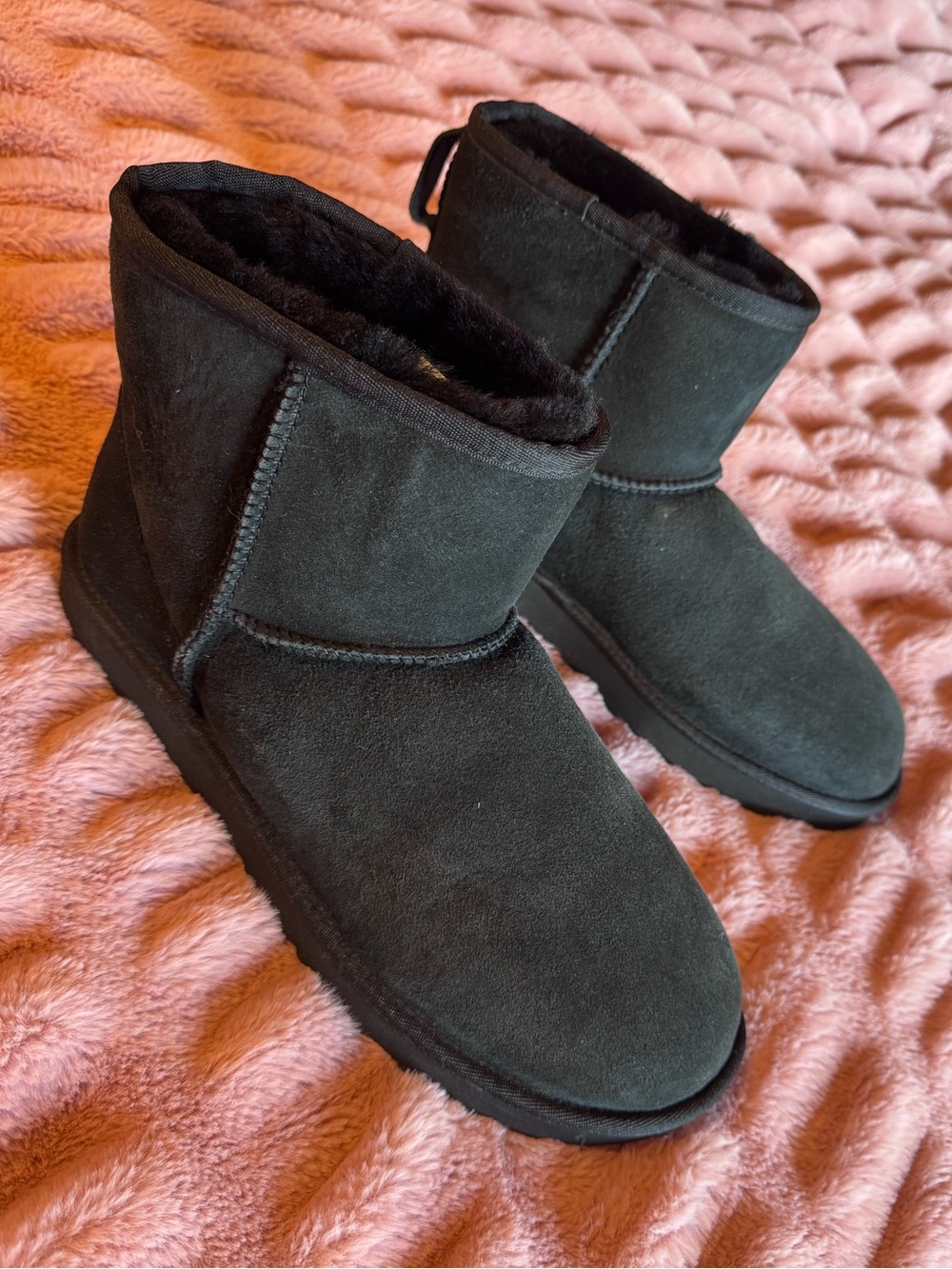 UGG Classic Short Suede Ankle Boots in Black